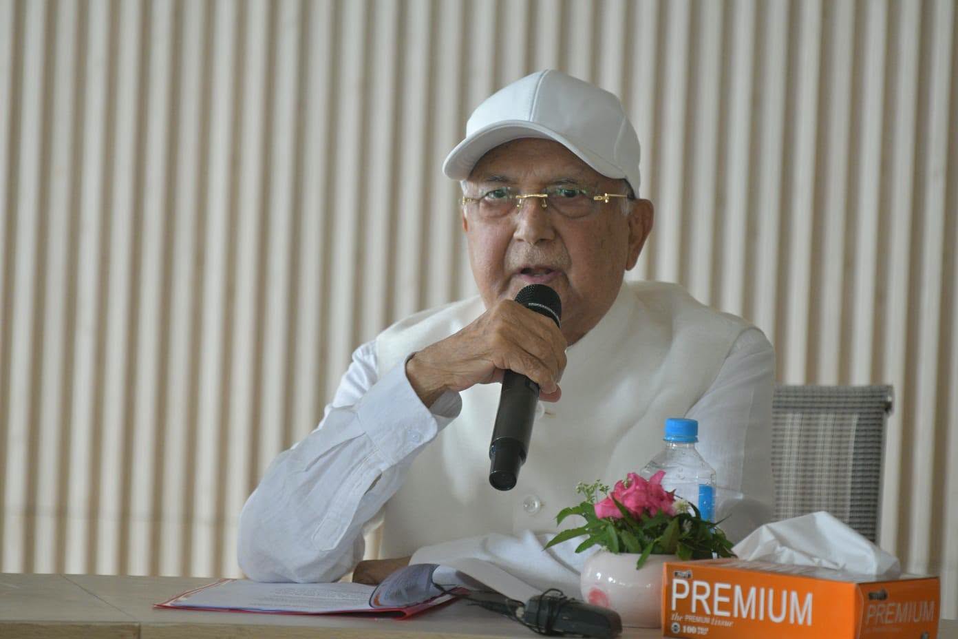स्वेच्छाचारिताको बुटले संवैधानिक संरचना कुल्चिन खोजिँदैछ : ओली